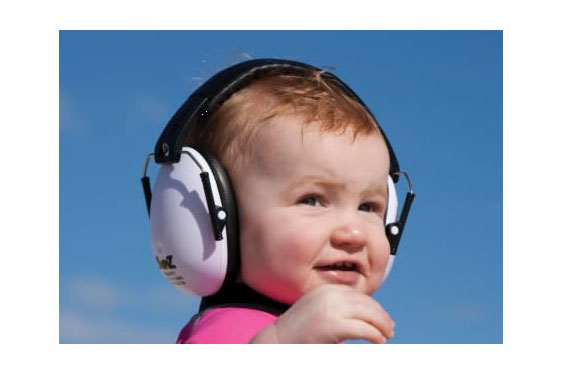 「小さい子にヘッドフォンで音楽聴かせて!会話しなさい」と電車内で怒られた・・こういう障害を持つ子供もいるということを理解して!