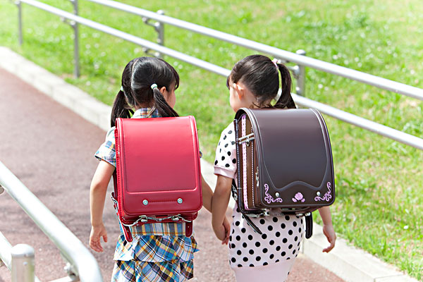 『ブス』と友達に言われた8歳の女の子。泣いてしまうかと思いきや・・・。女の子の切り返しに脱帽!!