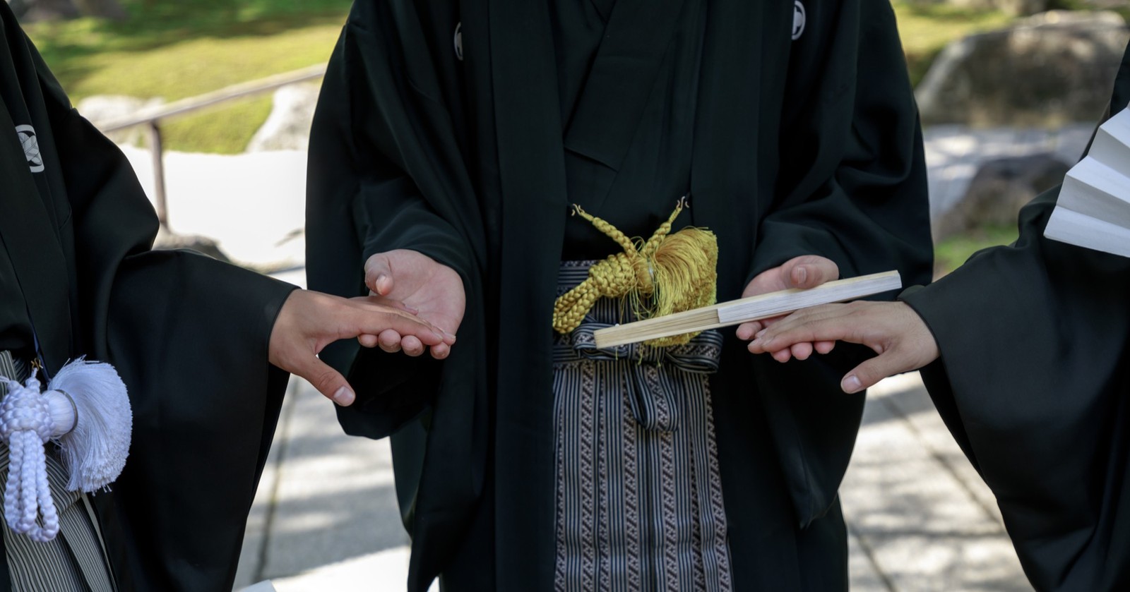 成人式帰りの男子が喫煙。友人に「お前も吸ってみろよ!」とタバコを差し出したら・・・→彼が返した言葉に胸が締め付けられる。