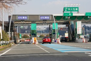 えっ、知らなかった！高速道路で乗り過ごした時に前のICまで戻れる特別措置！
