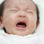 『6ヵ月の自分の子供が嫌いになりそうです…。 』初めての育児に疲れ果てた母親から寄せられた悩み相談。→これに対する『どストレート』なベストアンサーに涙がこみ上げる