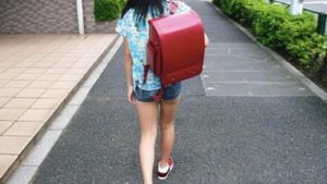 息子が先生に怒られた事に腹を立てた親が学校に猛抗議→そこに居合わせた『女の子の発言』に全ての大人が固まった！