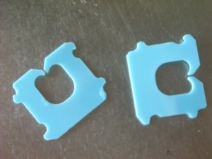 コイツは使える！食パンの袋を留めている四角いアイツの意外な活用法！