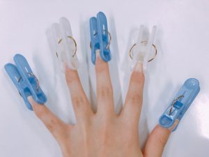 指を洗濯バサミで挟むだけ・・こんな嘘みたいな健康法の驚くべき効果とは？