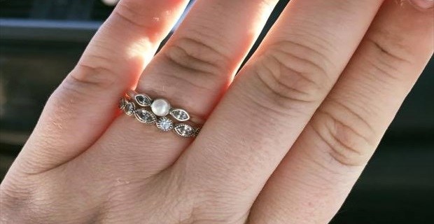 「たった14000円の婚約指輪だなんて・・」と店員に笑われた花嫁の返答に共感者続出！