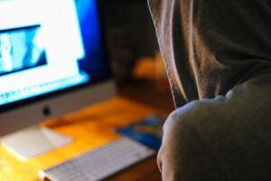 怖すぎる。。元ストーカーがインターネットだけを使って、どれだけのことが調べられるか試した結果・・・