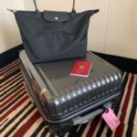 年間140回以上のフライトをこなす現役CA直伝!!洋服がシワになりにくくスマートにスーツケースを詰めるスゴ技!