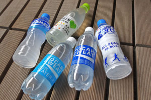 夏の渇きを潤すスポーツドリンク、でも一緒に摂取すると危険だと医者が警告するものとは？