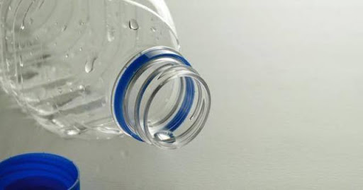 「それやめて！」空いたペットボトルに水などを入れて再利用するのをやめた方がいい理由が・・・