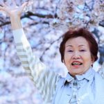 こんなオバさんいるいる・・あるある過ぎて一瞬でビンゴしそう。育児ママから大反響の「オバさんビンゴ」に共感が止まらない。