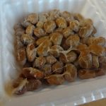 『納豆のパックは実はこの開け方が正解』というツイートに衝撃!長年の常識が覆された・・・?!