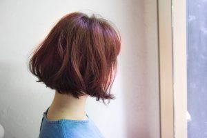 長年の悩みが一発解消！　美容師が教えるショートの髪を乾かす時、外ハネしない超簡単な裏ワザ！