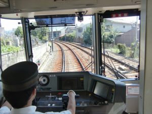 寝てはいけない時に眠くなったら・・絶対寝ることの許されない電車の運転手が実践している「眠気解消法」マジで効果絶大・・！