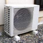 猛暑の夏はこれで乗り切れ!エアコンの室外機にあることをすると劇的に冷えるようになるって知ってますか?目から鱗のライフハックが為になる。