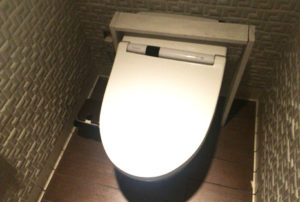 災害時に備えて知っておきたい、断水でも停電でもトイレを流す方法とは？