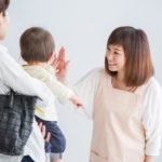 仕事で子供の迎えが遅くなったママ。→これに対し、幼稚園の先生が・・・えっ?