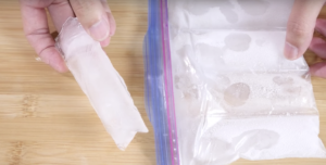 これは最高！どんな細い口の水筒にも入れられる氷の作り方が話題に！