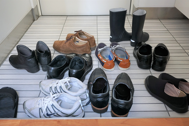 玄関の靴を並べない家族を「無言で誘導」した最強の方法がすごいと話題に！！