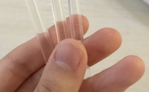 化粧水や乳液を旅行などで持ち歩く時の便利な裏技が話題に！かさばらなくて最高！