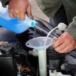 意外と知られていない・・・。ウォッシャー液の代わりに水を入れてはダメな理由！！知らないと大変なことになる危険も！