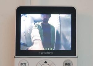 一人暮らしの女性は気をつけて！男性３人組が突然訪問してきたと思ったら・・・。後日知った真実にゾッとした。