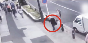 渋谷のライブカメラに『ワープしてきた人間』が写り込んでいると大変な騒ぎに・・・！え、コレどういう事！？