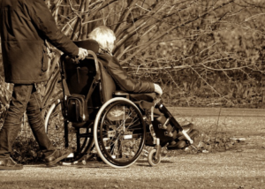 認知症の母親を殺した息子の真実に裁判官も耐えられず涙。そして裁判官が最後に告げた言葉が・・・