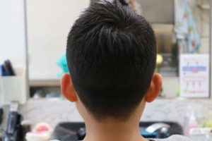 中学生の弟が鏡の前で度々一人で笑っている・・・。後にその理由が判明し言葉にならなかった。