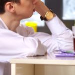 夫がある日「後輩が指示待ちで動かないんだよ・・・。自発性がほしい。」と会社の愚痴を言ってきた。→これを聞いた妻はこう言い放った!