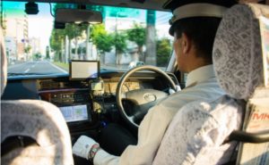 あまりにもしつこく『シートベルトの着用』を促してくる運転手。→その理由に背筋が凍った・・