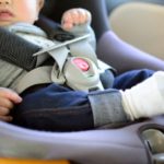 とある女性の車にチャイルドシートなしで子供を乗せようとした友人。危ないからと乗車拒否をしたら友人は「空気読んで」と。→これに返した女性の言葉にぐうの音も出ない