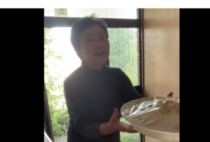 誕生日に遠方から娘がサプライズで来た時のおばあちゃんの反応が！（笑）「全俺が泣いた・・・」