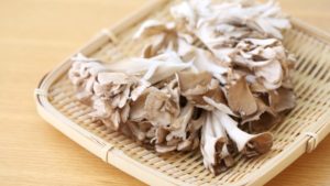 是非覚えておいて欲しい！マイタケが「スーパーで手に入る食材では最強クラス」だと知ってましたか！？なぜなら・・・