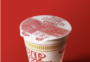 カップヌードルになぜ2つも開け口があるのかと思ったら・・・日清天才だな！！