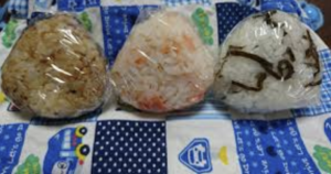 奈良のとある幼稚園で行われた遠足。お弁当はおにぎり以外禁止と言う連絡が。なぜかと言うと・・・