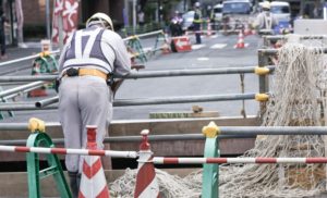 作業着のままコンビニへ行くと「あの人汚〜い」と指差してきた子供。さらにまさかの母親も同調。→なので、こう言い返した！間違ってますか？