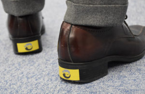 広まって欲しい！！この『靴ステッカー』をご存知ですか？コレでどれだけの命が救えるのだろう・・・