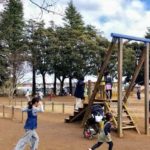 自粛のためずっと自宅の庭でしか遊んでいなかった子供を久しぶりに公園に連れて行くと、見知らぬママが寄ってきて・・・耳を疑う一言
