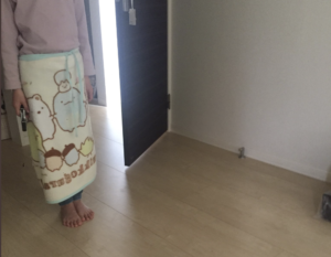 夫と意見がすれ違い寝室で不貞寝してたら娘が・・・「子供って良く見てる」「泣ける」