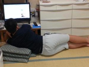 外出自粛により家でゴロゴロしていたら『とんでもない事』に気がついた・・・「これ聞いて救われた」「発想の転換が凄い」