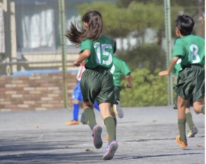 性別差別を受けた小５のサッカー少女。嫌味を言ってきた大人に対して少女が返したのは・・・