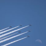医療従事者の方々などへ向け敬意と感謝を届けるため飛行したブルーインパルス。→最後に出されたスモークがモールス信号だと知り『その意味』に涙溢れる