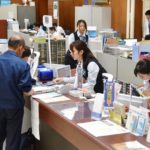 都内での10万円給付申請がスタート!→耳を疑うような初日の銀行窓口のやりとりの様子がこちら・・・