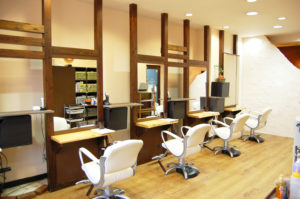 美容室で、突然叫び出した女性客。→その理由に・・・ひぃぃいい。。