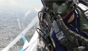 医療従事者への感謝を伝える為飛行したブルーインパルス。舞台裏の映像に鳥肌が止まらない！「胸があつくなる」