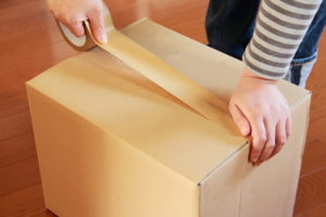 クロネコヤマトのお兄さんから教わった『段ボールの強度が上がるガムテープの貼り方』が凄い！！