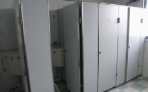 「学校では、職員用トイレではなく児童用トイレを使うようにしている。」というとある先生。→その理由に賞賛の声！