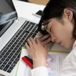 「寝ても寝ても眠い」こんな時に多くの人がやりがちな『ある行動』→実は一番ダメなパターンだと判明・・・