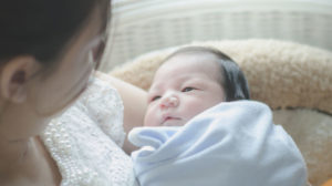 産後赤ちゃんを抱いて退院していったご夫婦。しかしこの後奥さんは旦那さんと赤ちゃんを同時に失うことに・・・その理由に考えさせられる