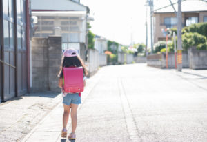 下校班でいじめられていた娘。そこで母が娘に『ある提案』をしたら・・・その後の展開に涙。「見習いたい！」